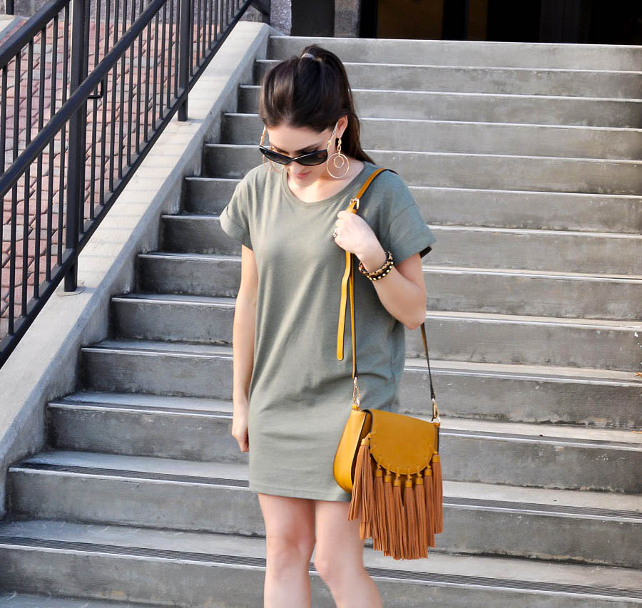 t-sHIRT dress from H&M for petite girls - style blogger Erica Valentin