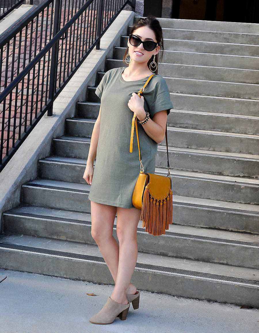 t-sHIRT dress from H&M for petite girls - style blogger Erica Valentin