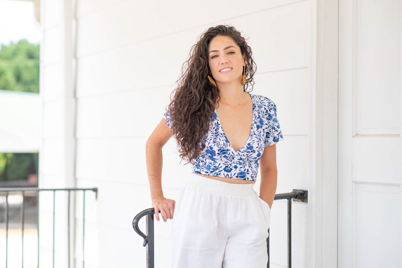 crop top, open back crop top, atlanta blogger, style blogger, live style travel, erica valentin blog, atlanta bloggers, fashion bloggers, floral crop top, summer outfit ideas, boho style,