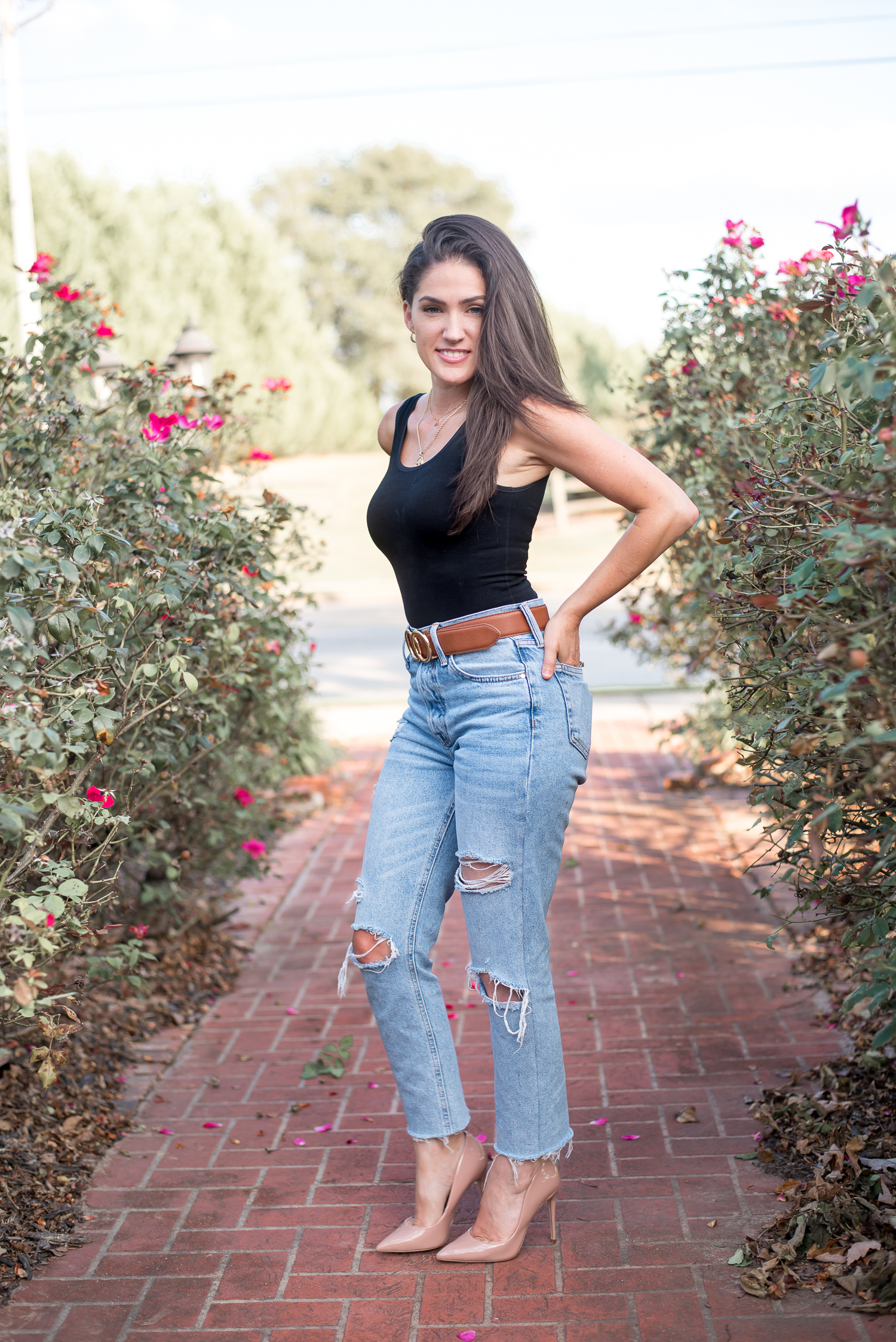 GRLFRND Karolina Jeans Dupe, mom jeans, designer jeans, designer jean dupes, forevr 21 mom jeans, style bloggers, atlanta style bloggers, daily outfits, looks for less, steve madden daisie pumps, Erica Valentin, atlanta fashion bloggers