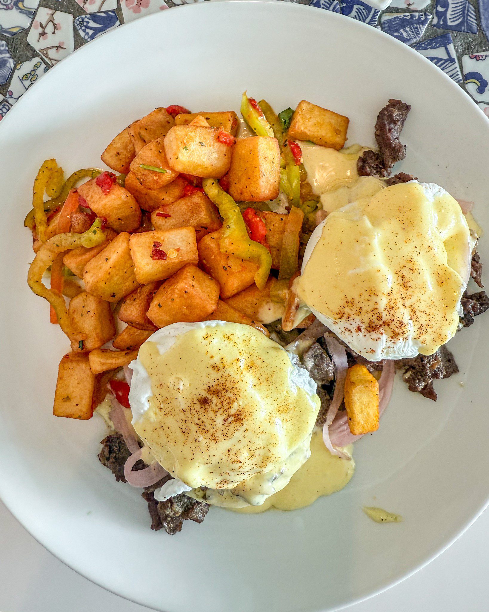 mofongo benedict, best breakfast in aguadilla, best breakfast in puerto rico, where to eat in puerto rico, best place to eat in puerto rico,, best places to get breakfast in puerto rico, mona cafe, mona restaurant puerto rico